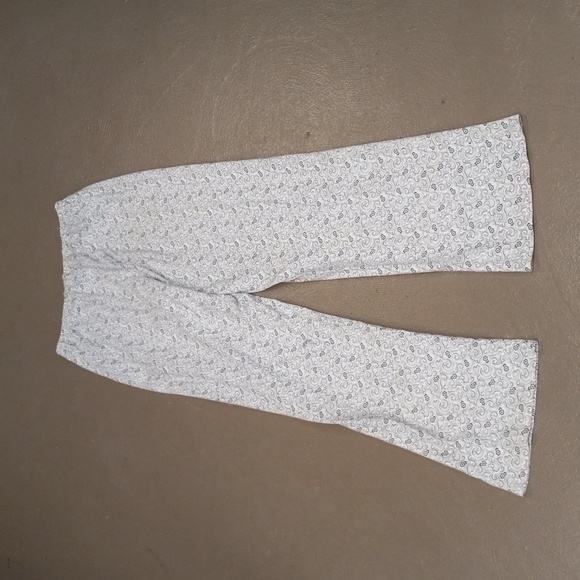 Character Black and White, Long Sleeve, Button Down, Top and Bottom Pajama Set - Picture 13 of 14